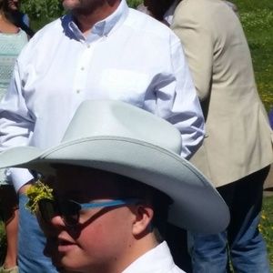 Meet your Posher, Ray